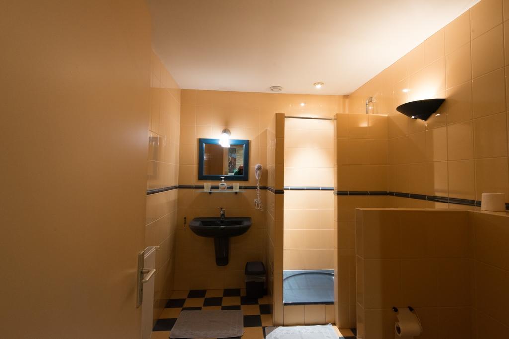 Charme Hotel La Dominotte Demigny Quarto foto