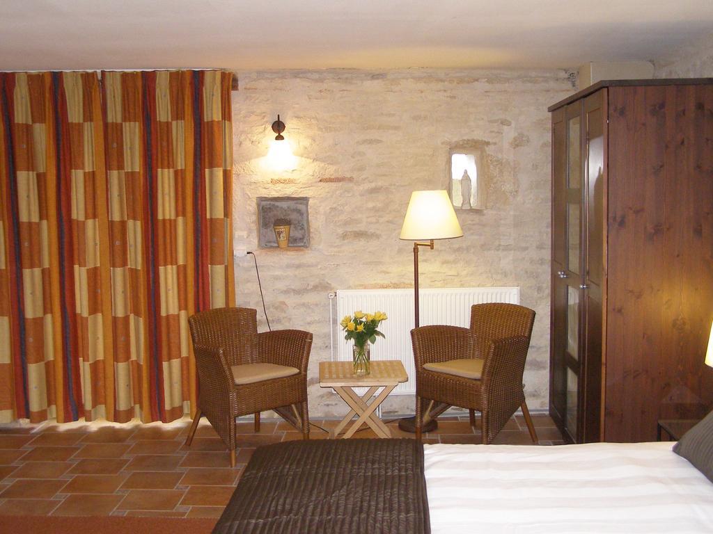 Charme Hotel La Dominotte Demigny Quarto foto